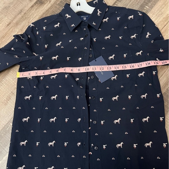 Gant Women's navy Button Down Shirt with Horse motif sz 38 (M/L) NWT - Picture 4 of 10